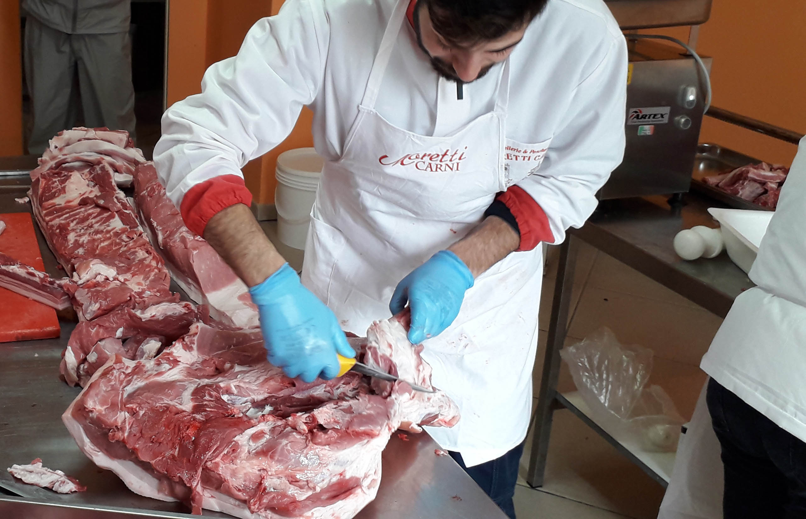 PORKART 2020 Porkart 2020: spolpatura o concia delle carni di maiale a Casacastalda